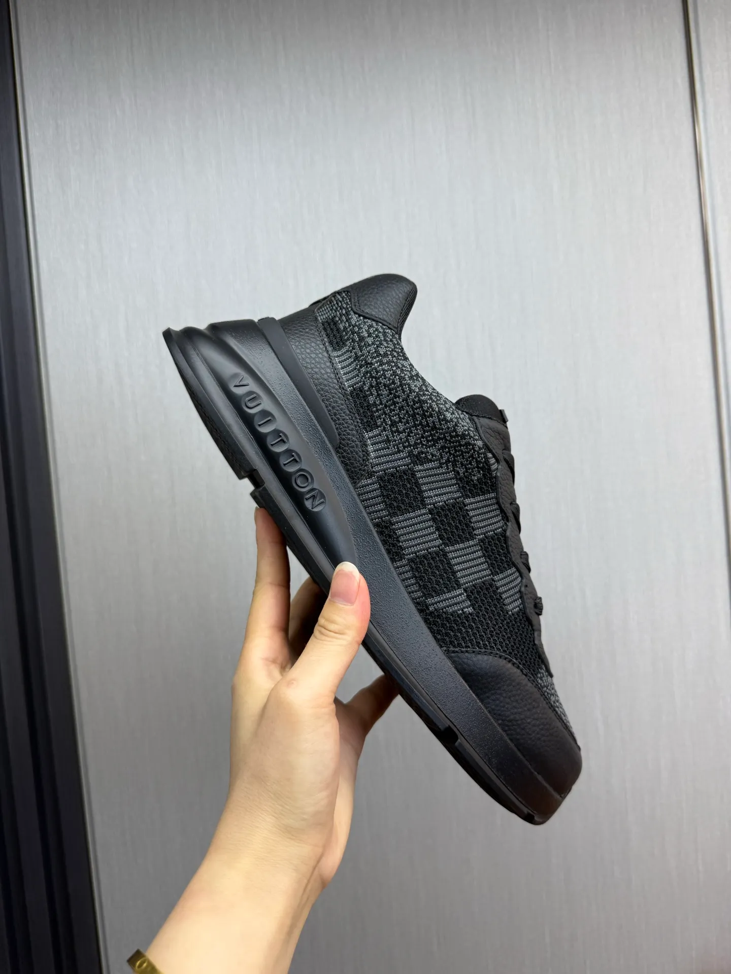 Men's shoes 💰640💰 LOUIS VUITTON [Luden Yiwei] The new trendy Lv is on the market 🎁, casual and fashionable men's shoes 👟 The upper is made of high-count and high-density fly weave + cowhide mesh lining, the original wear-resistant rubber outsole, the version is simple and elegant, exclusive for trendy men. 38-45 (45 is custom-made and cannot be returned or exchanged)